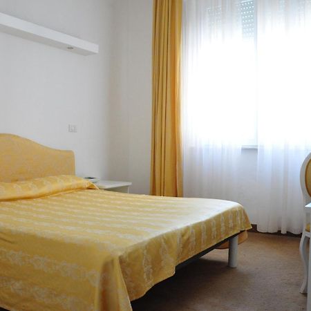 Hotel Sirena Senigallia Bagian luar foto