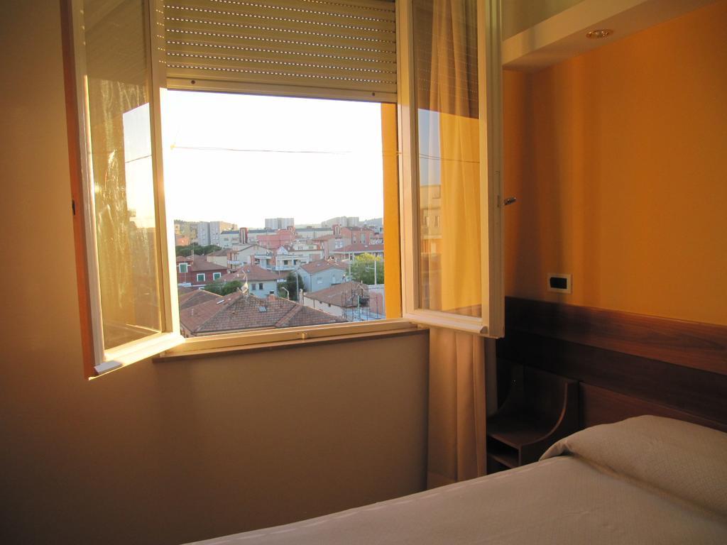 Hotel Sirena Senigallia Bagian luar foto